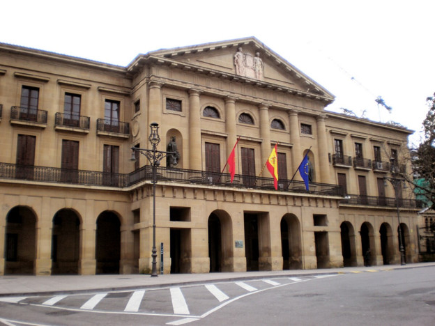 Palacio_de_Navarra,_sede_de_la_Diputación.jpg
